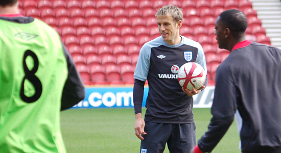 Фил Невилл, thefa.com