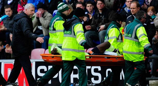 Айдара уносят с поля, Getty mages