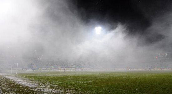 Стадион Динамо не готов к матчу. Фото Ильи Хохлова, Football.ua