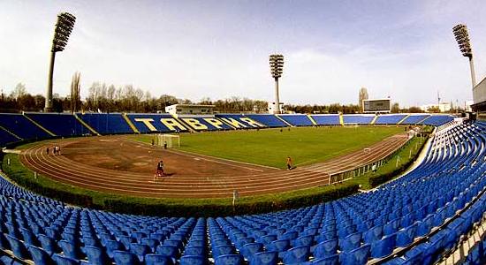 Стадион Локомотив в Симферополе, фото fpl.ua