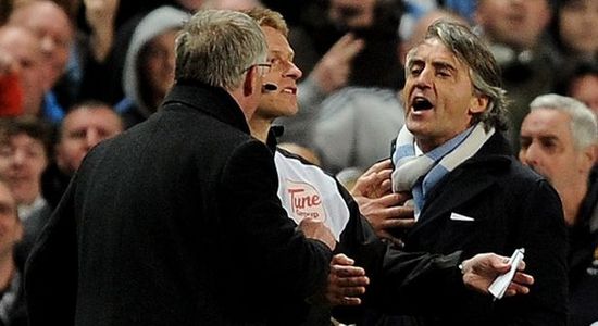 Фергюсон и Манчини дискутируют, фото mirror.co.uk