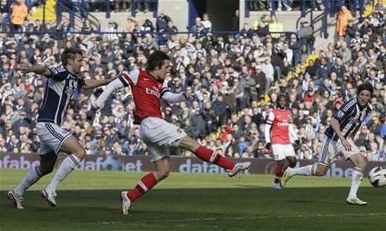 Герой матча - Томаш Росицки, АР