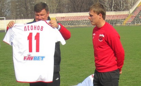 Волобуев – Леонову: 
