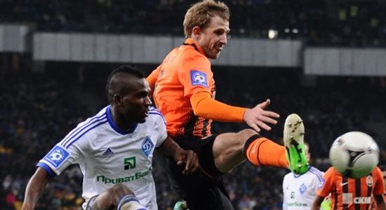 Идейе в борьбе с Кучером, фото Илья Хохлов, Football.ua