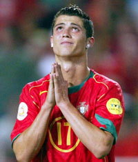 Криштиану Роналду - да святой я, святой :)