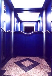 Злость срывали на лифтах