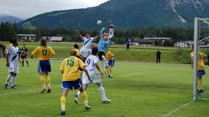 Динамовцы конкретно понапрягали вратаря 