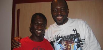 Исмаэль Бангура (слева)