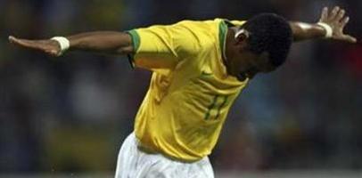 Бразилия не бегала, а летала. Робиньо: 6 голов в 4-х матчах