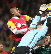 Сейду Кейта (слева)