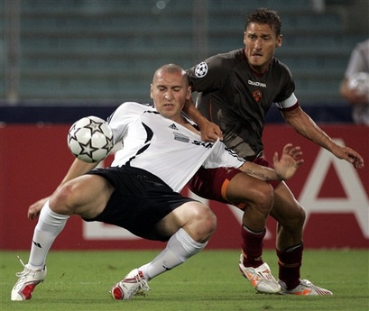 Мариуш против Тотти