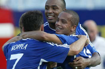 Веселая компания, www.fcdynamo.kiev.ua