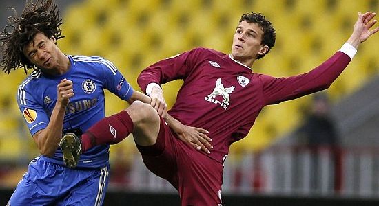 Еременко в игре с Челси, фото dailymail.co.uk