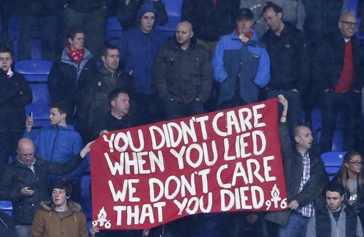 На трибунах вспомнили жертв Хиллсборо и Маргарет Тэтчер, Reuters