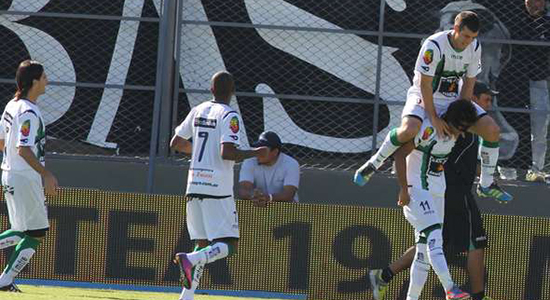 Радость после первого гола - и так шесть раз, ole.com.ar