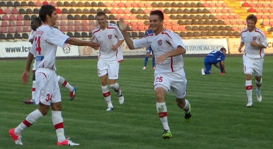 В активе Степанюка (№25) гол плюс пас, фото fcstal.lg.ua