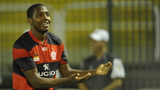 Автор победного дубля Ренато Абреу, фото Gazeta Press