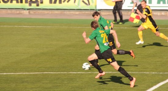 Стремительные Коломоец и Грицук (они в зеленом) определяли атакующие действия Александрии, фото pfcalexandria.com.ua