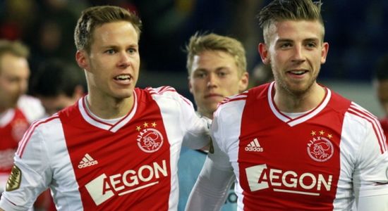 Аякс дружно идет к победе, ANР