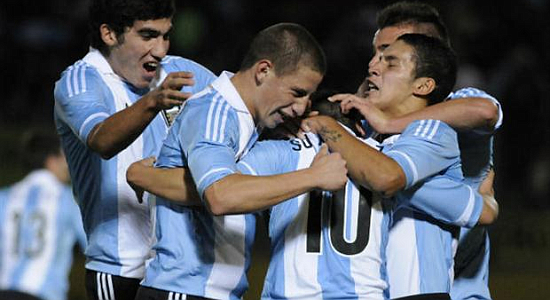 Аргентинские юноши, AP