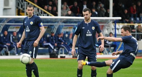 Вячеслав Чечер (слева) и Александр Воловик (в центре) забили по голу. Фото Football.ua