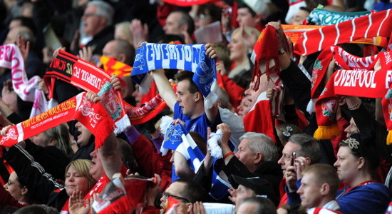 Фаны ливерпульских клубов. Фото MirrorFootball