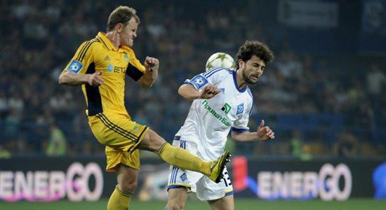 Андрей Березовчук против Адмира Мехмеди. © Дмитрий Неймырок, Football.ua