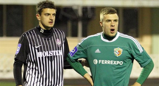 Евгений Будник (справа) против Максима Белого. Фото Олега Дубины, Football.ua