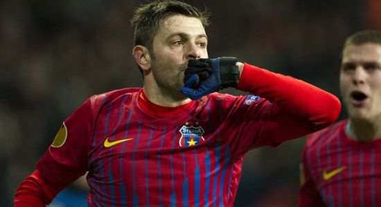 Раул Русеску - главная ударная сила Стяуа, фото uefa.com
