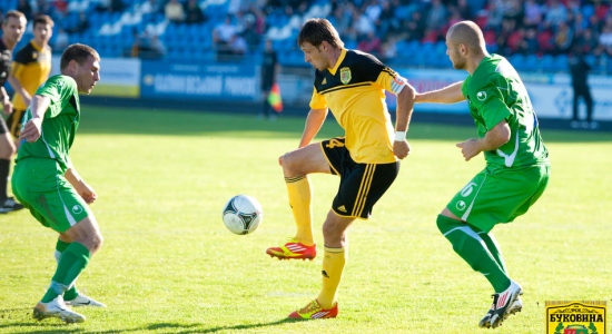 Сумеет ли крепкая защита краматорчан удержать Платона сотоварищи? Фото fcbukovyna.com