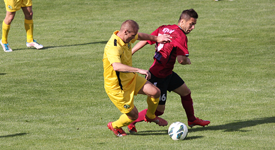 Александриец Пичкур (слева) против титановца Нудного, pfcalexandria.com.ua