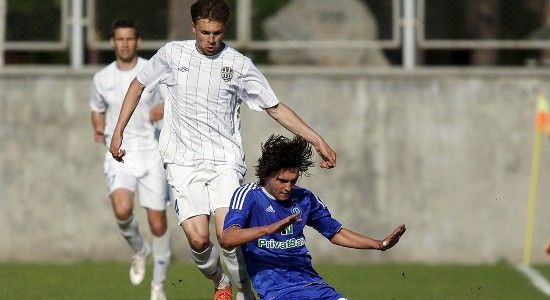 На снимке сразу два члена сборной тура – киевлянин Морозенко и одессит Степанишин, фото fcdynamo.kiev.ua