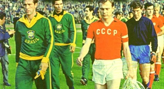 Вратарь Банников перед матчем с бразильцами, google.com