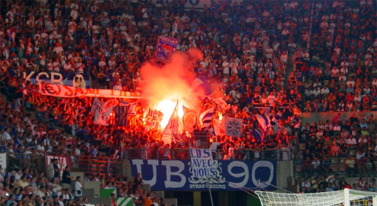 Болельщики на матче между Бастией и Ниццой, фото google.com