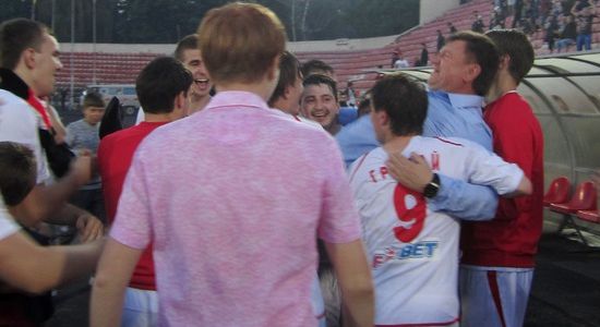 Сталь триумфует, фото fcstal.lg.ua