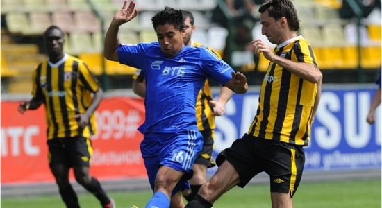 Нобоа в игре с Аланией, фото fcdynamo.ru