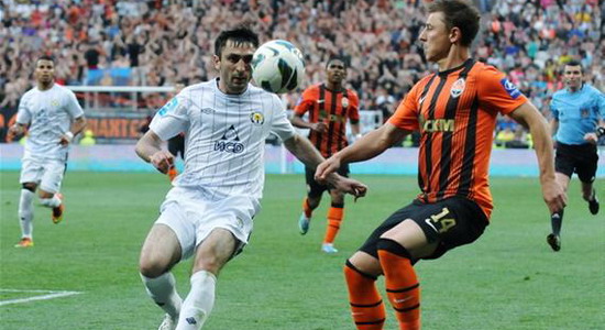 Кобин против Мкртчяна, © Михаил Масловский, Football.ua