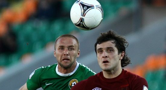 Кулик (слева) против будущего одноклубника Касаева, Getty Images