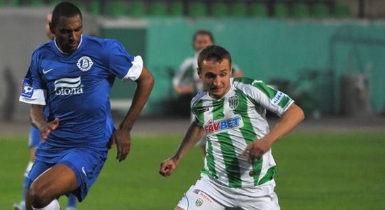 Кополовец в игре против Днепра, фото Маркиян Лысейко, Football.ua