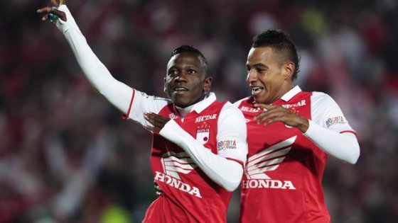 Жефферсон Куэро и Вильдер Медина празднуют первый гол, фото Reuters