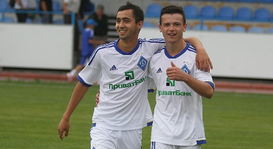 Исраилов (слева) забил, а Медынский отметился двумя ассистами, fcdynamo.kiev.ua 