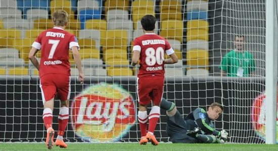 Коваль берет пенальти от Окриашвили, фото Ильи Хохлова Football.ua