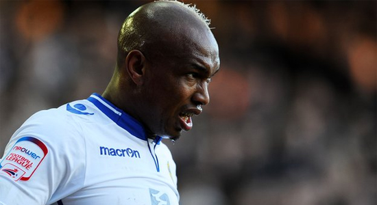 Оскорбленный фанатами Миллуолла Эль-Хаджи Диуф, bbc.co.uk