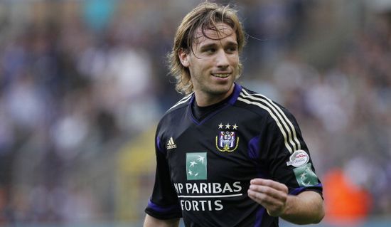 Лукас Билья, AP