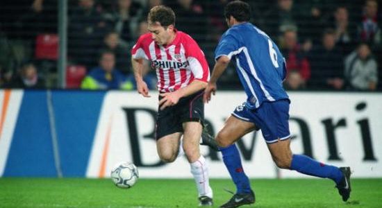 Полузащитник ПСВ Гахокидзе в матче с Кайзерслаутерном, Getty Images