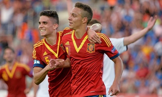 Бартра и Родриго празднуют первое взятие ворот Нюланда, uefa.com