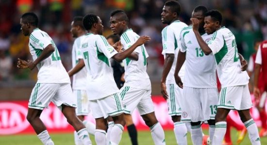 Нигерийцы празднуют очередное взятие ворот Таити, Getty Images