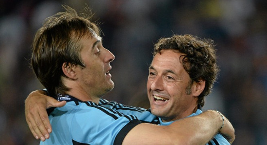 Хулен Лопетеги (слева) празднует со своим ассистентом Санти Денией. ©Sportsfile 