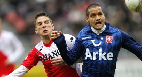 Роберто Росалес (справа), fcupdate.nl