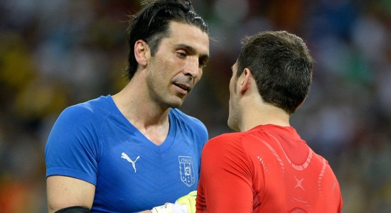 Два вчерашних капитана - Буффон и Касильяс, Getty Images